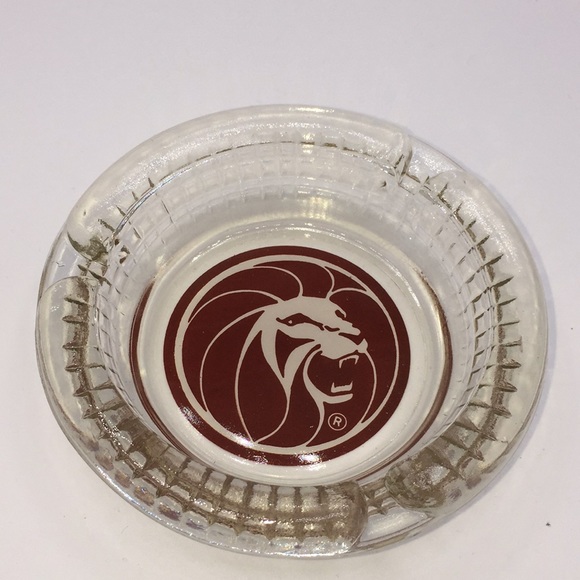 Vintage Las Vegas MGM Grand Hotel Casino Glass Ashtray Red Lion Head Logo Retro - Picture 6 of 6